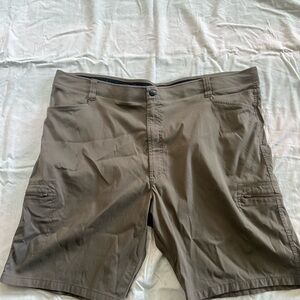 2/30 Wrangler Authenic Men's  Outdoor Hiking Khaki Green Cargo Shorts